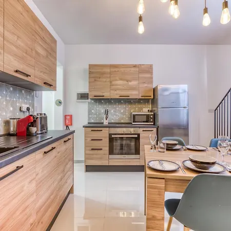 Stunning Maltese In The Heart Of By 360 Estates * Sliema